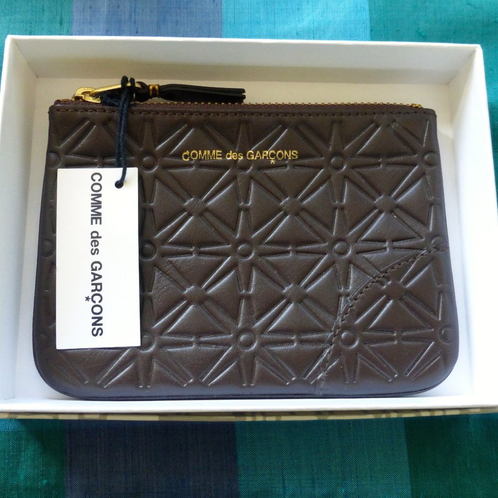 Women's Commes des Garçons NWT brown leather star embossed pouch/coin purse